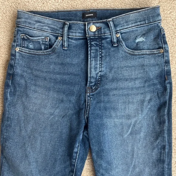 Express Medium Wash Cropped Flare High Rise Hyper Stretch Denim Jeans Size 8 - Picture 5 of 13
